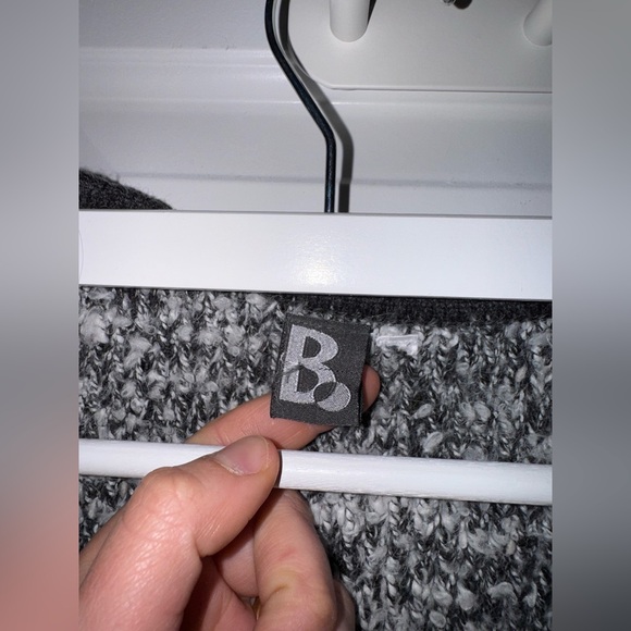 Scenic Knit Vest with Button Closure - Picture 4 of 6